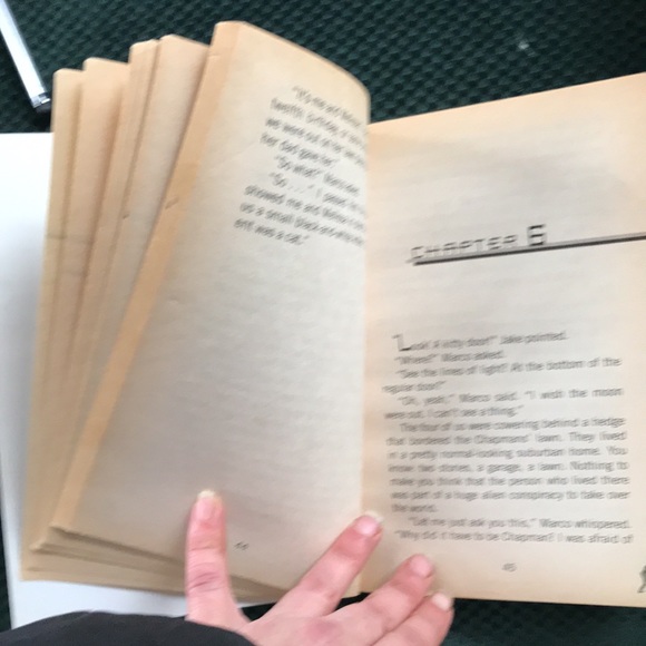 “Animorphs: The VISITOR” Applegate #2 - Picture 9 of 13